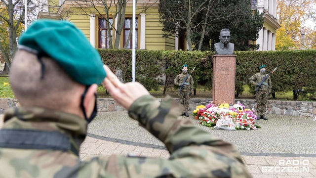 Fot. Robert Stachnik [Radio Szczecin] Wojewoda: oddać hołd przodkom, zbudować pomnik Marszałka [WIDEO, DUŻO ZDJĘĆ]