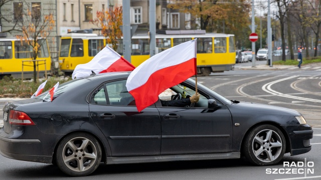 Fot. Robert Stachnik [Radio Szczecin] Koronawirus uniemożliwił przemarsz. Ale Rajd Niepodległości pojechał [WIDEO, DUŻO ZDJĘĆ]