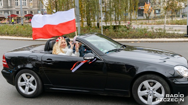 Fot. Robert Stachnik [Radio Szczecin] Koronawirus uniemożliwił przemarsz. Ale Rajd Niepodległości pojechał [WIDEO, DUŻO ZDJĘĆ]