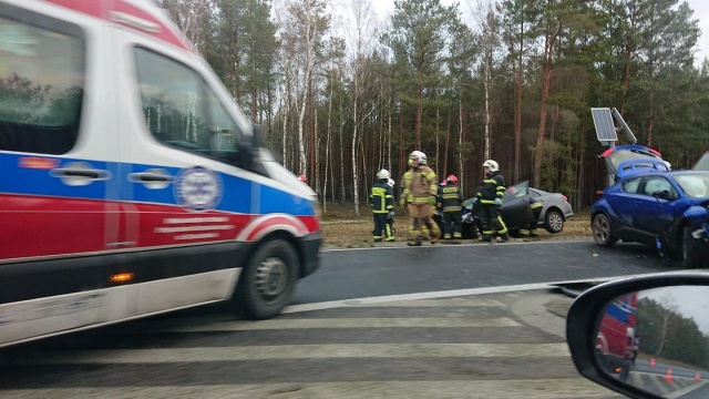 Na drodze wojewódzkiej nr 142, czyli na popularnej Chociwelce doszło do zderzenia.