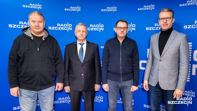 Marszałek Senatu jedzie do Brukseli konsultować polskie prawodawstwo. Jedzie, bo może - uważa poseł PO. To błąd - komentował polityk PiS. O roli marszałka Tomasza Grodzkiego rozmawiali goście Kawiarenki politycznej Radia Szczecin.