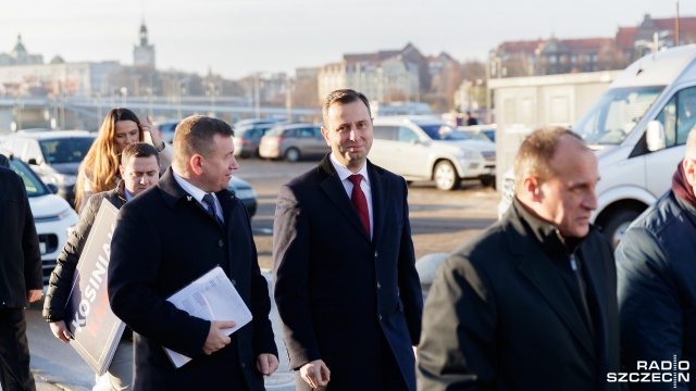 Zbudować prawdziwą wspólnotę może tylko prezydent z poza duopolu PiS - PO - mówił na konferencji prasowej w Szczecinie prezes Polskiego Stronnictwa Ludowego.
