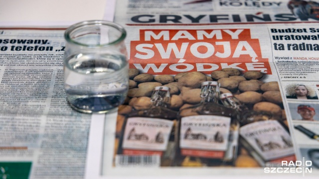 Prokuratura Rejonowa wszczęła z urzędu postępowanie wyjaśniające w sprawie artykułu Mamy swoją wódkę, jaki pojawił się w tygodniku Gryfińska. Śledczy sprawdzają czy nie doszło do złamania przepisów ustawy o wychowaniu w trzeźwości.