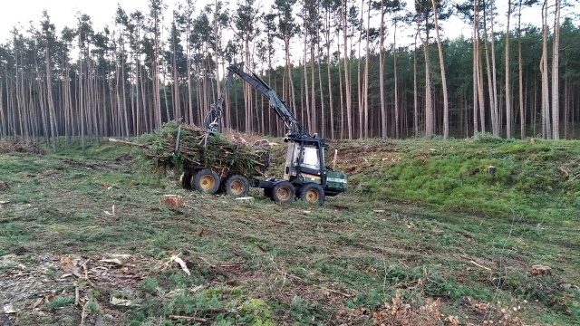 Dobiegają końca prace ziemne przygotowujące teren pod komorę startową dla maszyny, która wiercić będzie tunel pod Świną.