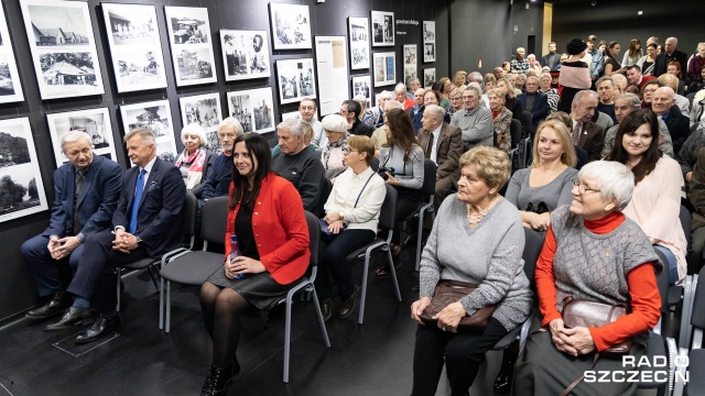 Wystawa Sybiraków Ziemia Obiecana oficjalnie otwarta w Centrum Dialogu Przełomy w Szczecinie.
