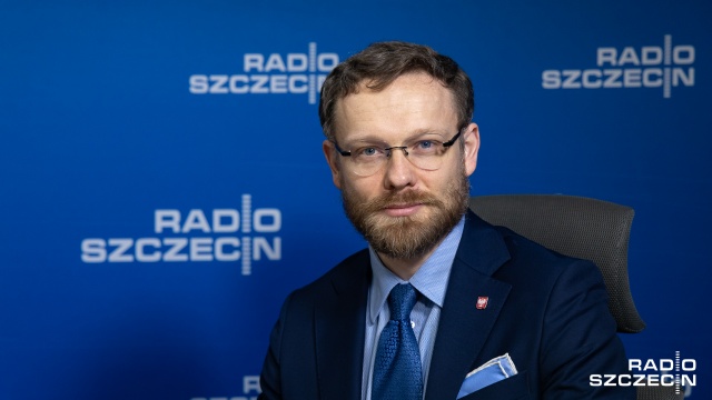 Po raz kolejny niekonsekwencja i nieuczciwość - tak polityk PiS komentuje to, jak niezależny senator Gawłowski głosuje w wyborach szefa Platformy Obywatelskiej.