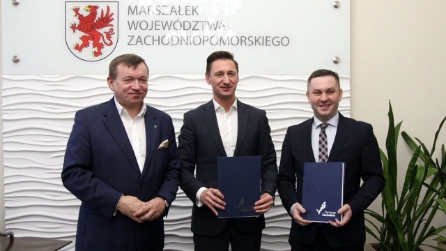 Dzieci i młodzież Zespołu Szkół Publicznych w Golczewie będą miały w klasach cieplej. W ramach inwestycji oszacowanej na ponad 6 milionów złotych zaplanowano termomodernizację budynków.