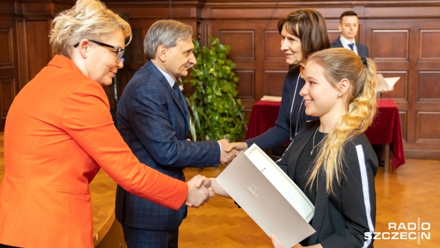 188 uczniów z województwa zachodniopomorskiego otrzymało w tym roku stypendia przyznane przez premiera Mateusza Morawieckiego. 20 kolejnych wyróżnień przyznał także minister edukacji narodowej.