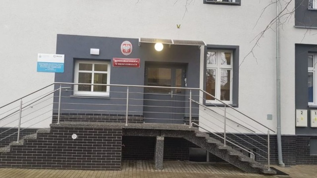 Prawie 2,5 miliona złotych kosztował nowy komisariat policji w Międzyzdrojach. Policjanci oficjalnie przejęli już wyremontowany budynek przy ul. Kopernika 2.