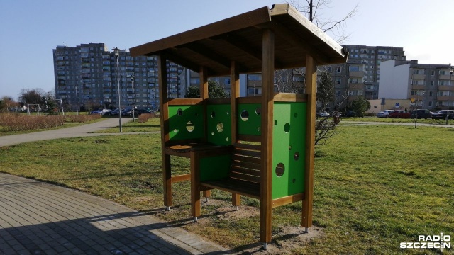 Zapowiadane już jesienią wiaty dla matek z dziećmi stanęły w Kołobrzegu. Chodzi o drewniane konstrukcje ustawiane przy placach zabaw. Pierwsze dwie stanęły na osiedlu Ogrody i w Ogródku Jordanowskim.