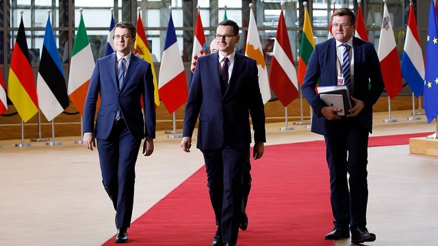 Premier Mateusz Morawiecki powiedział w Brukseli, że w czasie nocnych obrad nad budżetem unijnym doszło do klinczu.