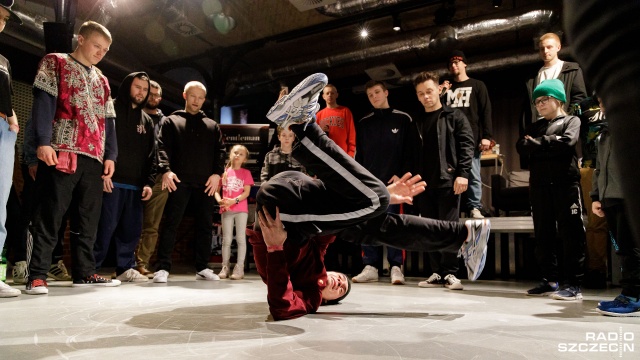 Stolica hip-hopu mieściła się w sobotę w Starej Rzeźni w Szczecinie, gdzie odbywał się międzynarodowy turniej breakdance MAD JAM. Do tego było graffiti i muzyka.
