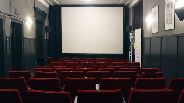 Szczeciński Polites szuka wolontariuszy, którzy pomogą niewidomym dotrzeć na seans filmowy.
