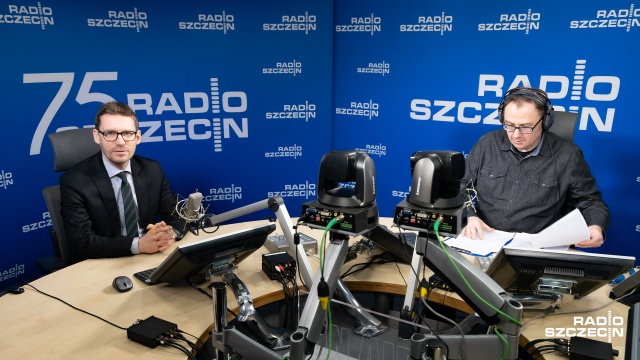Zefirek i Mewa do walki z zanieczyszczeniem powietrza. W sumie, jak mówił w Rozmowie pod krawatem zastępca prezydenta Szczecina Michał Przepiera, z obu programów będzie można sfinansować wymianę około 400 pieców na węgiel.