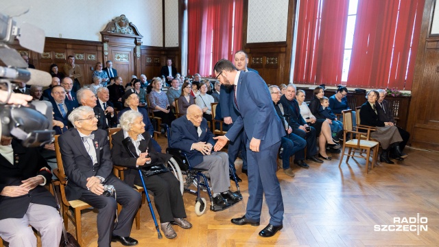 Służba Polsce i ludziom jest wartością nadrzędną, dla której warto się poświęcić - mówił w czwartek do kombatantów, wicewojewoda Marek Subocz.