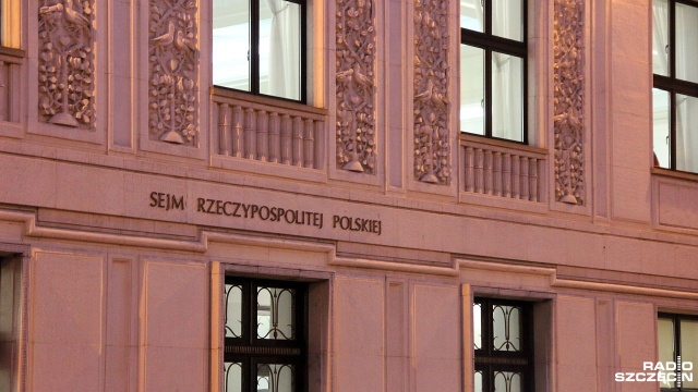 Sejmowa komisja zdrowia przyjęła poprawkę Prawa i Sprawiedliwości do rządowego projektu specjalnej ustawy w sprawie koronawirusa.