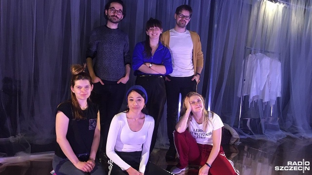 Premiera adaptacji Pikniku pod Wiszącą Skałą Joan Lindsay już w najbliższą sobotę odbędzie się w Malarni, czyli scenie kameralnej Teatru Współczesnego w Szczecinie.