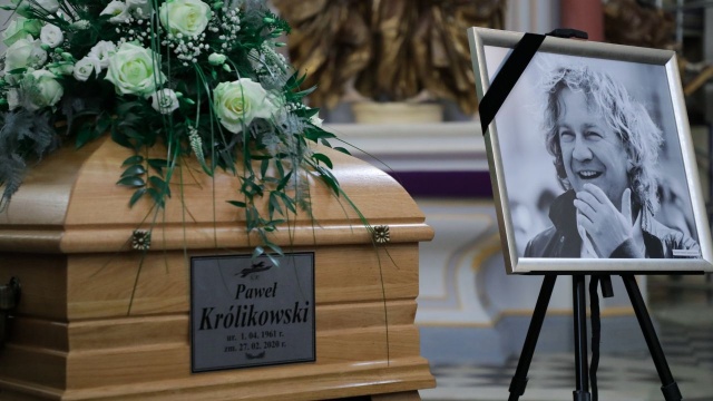 W Warszawie pożegnano popularnego aktora filmowego i telewizyjnego Pawła Królikowskiego.