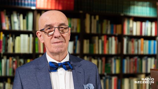 Benefis prof. Przemysława Nowackiego odbył się w piątek w Książnicy Pomorskiej w Szczecinie. To specjalista neurolog i neuropatolog, nauczyciel akademicki, kierownik katedry i Kliniki Neurologii PUM, a w latach 2005-2012 rektor uczelni.