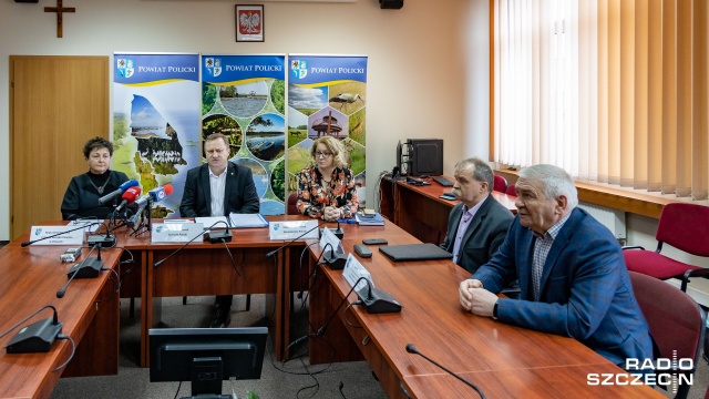 Wskazaliśmy miejsce do pobytu osób objętych kwarantanna terminową - powiedział podczas briefingu prasowego starosta policki Andrzej Bednarek.