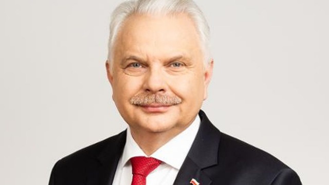Wiceminister zdrowia Waldemar Kraska poinformował, że na razie nie ma gwałtownego wzrostu zakażeń koronawirusem w Polsce - Kraska powiedział, że jest to efekt ograniczeń, wprowadzonych przez rząd.