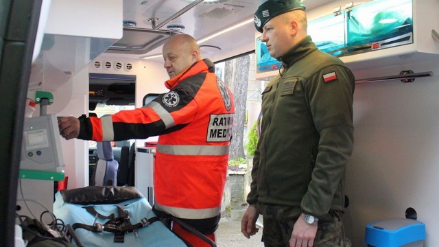 Wojsko pomoże Wojewódzkiej Stacji Pogotowia Ratunkowego w Szczecinie. 12 Brygada Zmechanizowana w Szczecinie oddelegowała do pracy w pogotowiu dwie karetki z zespołami medyków.