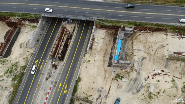 Szczeciński oddział Generalnej Dyrekcji Dróg Krajowych i Autostrad wybrał już najkorzystniejszą ofertę w przetargu na dokończenie po Energopolu budowy jednego z wiaduktów na węźle Kijewo łączącym A6 i DK10.