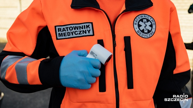 Pacjenci i personel medyczny wszystkich szpitali będą mieli zagwarantowany dostęp do testów na obecność koronawirusa - poinformował Narodowy Fundusz Zdrowia.