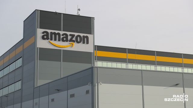 Pracownik hali jednego z największych pracodawców w regionie - firmy Amazon ma koronawirusa. Pozostali pracownicy zakładu z Kołbaskowa obawiają się o swoje zdrowie, firma z kolei uspokaja.