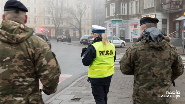 Około 260 przypadków naruszenia kwarantanny stwierdziła minionej doby policja. Funkcjonariusze sprawdzili w tym czasie ponad 114 tysięcy osób objętych zakazem opuszczania swojego domu czy mieszkania.