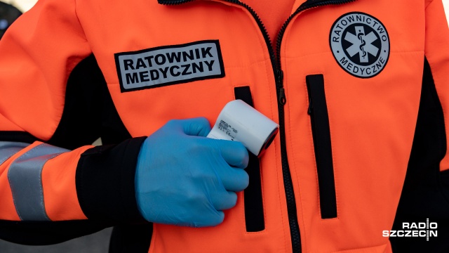 Firmy i wyższe uczelnie skupione w Klastrze Morskim Pomorza Zachodniego rozpoczęły akcję zbiórki pieniędzy, które trafią do szpitali i pomogą w walce z epidemią koronawirusa.