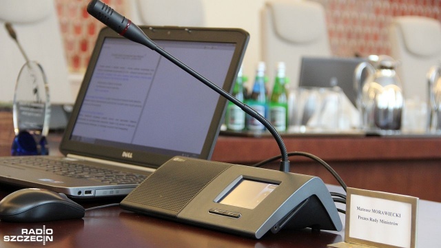 W czwartek rząd ma przedstawić informacje w sprawie tego, co dalej z ograniczeniami, które wprowadzono, by powstrzymać rozprzestrzenianie się w Polsce koronawirusa.