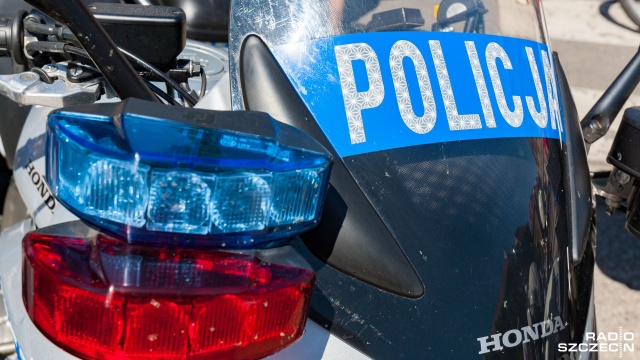 Na drodze wojewódzkiej numer 115, w pobliżu skrzyżowania z ulicą Leśną, zderzyły się dwa samochody osobowe.
