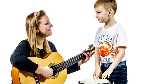 W czasie epidemii Dom Kultury 13 Muz proponuje internetowe warsztaty muzyczne.