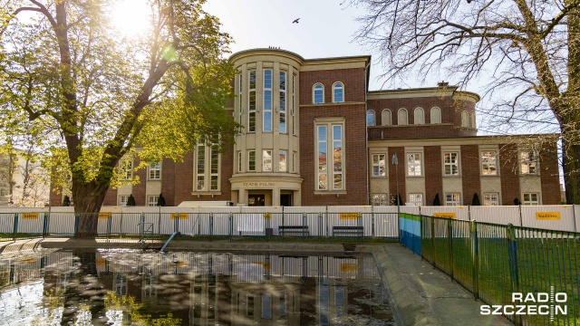 Prawie stuletni obiekt zostanie rozbudowany, a teren wokół niego na nowo zagospodarowany. Rozpoczęła się przebudowa szczecińskiego Teatru Polskiego.