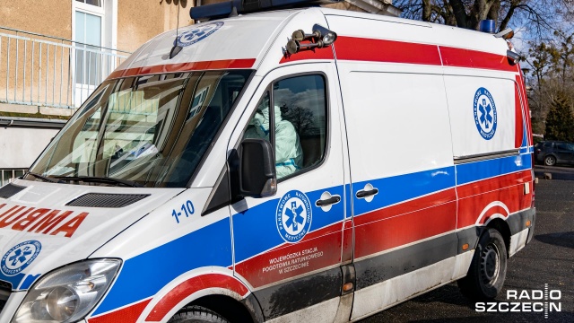 Sanepid informuje, że w województwie zachodniopomorskim zmarła kolejna osoba zakażona wirusem SARS-CoV-2.