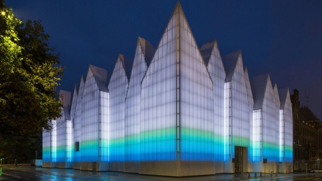 Budynek Filharmonii zaświeci w barwach Floating Garden. W 75. rocznicę wydarzeń kwietniowych Szczecin po zachodzie słońca w ten sposób symbolicznie upamiętni tę datę.