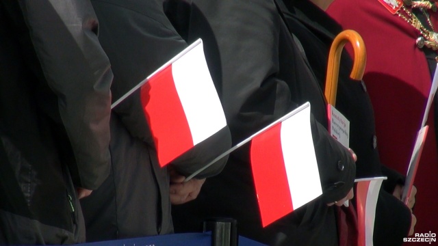 Biuro Programu Niepodległa ponownie zaprasza do akcji mojaflaga, czyli wywieszenia biało-czerwonej flagi z okazji Dnia Flagi Rzeczypospolitej Polskiej.