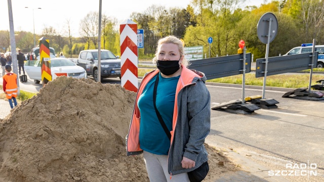 Tysiące osób, które mieszkają po jednej stronie granicy polsko-niemieckiej, a pracują po drugiej, w poniedziałek - po długiej przerwie - wraca do normalności.