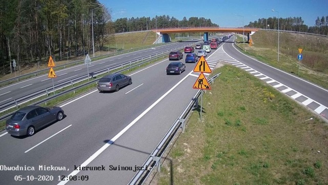Korek utworzył się na S3. Kierowcy stali tuż za węzłem Kijewo.