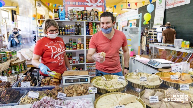 Po przerwie spowodowanej pandemią, wrócił Szczeciński Bazar Smakoszy. Na stoiskach można było kupić sery, mięsa, wędliny czy słodkości.