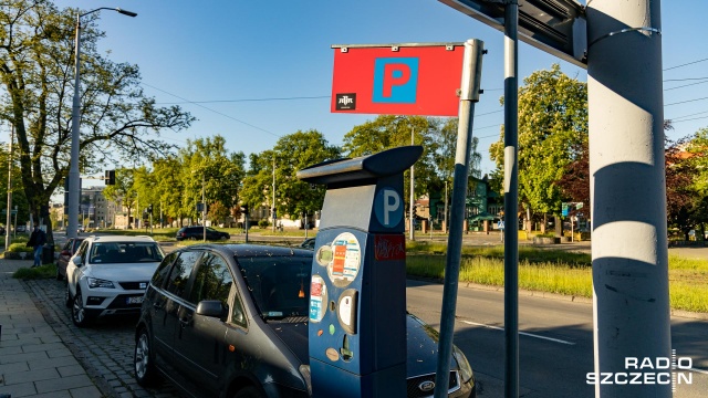 Przynajmniej do końca miesiąca będziemy w Szczecinie parkować za darmo. Na razie nie ma możliwości, aby Strefa Płatnego Parkowania znów zaczęła funkcjonować.