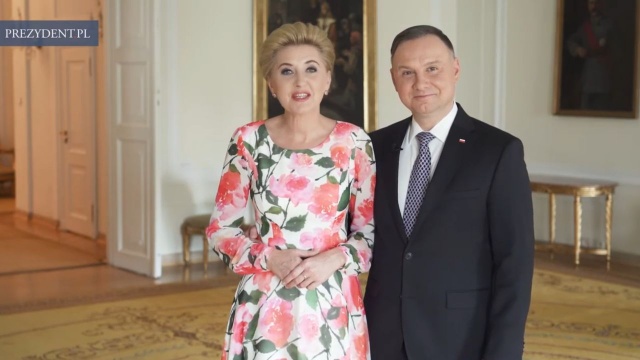 Para prezydencka życzy świętującym we wtorek pielęgniarkom i położnym wytrwałości, pogody ducha, wszelkiej pomyślności i szczęścia w ich rodzinach.