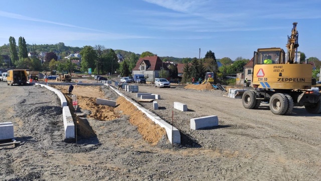 Jeden wykonawca i dwie niezwykle ważne dla mieszkańców Szczecina inwestycje. Węzeł Łękno i związana z nim budowa kolejnego odcinka trasy średnicowej, dawniej zwaną obwodnicą śródmiejską usprawni ruch na Pogodnie.