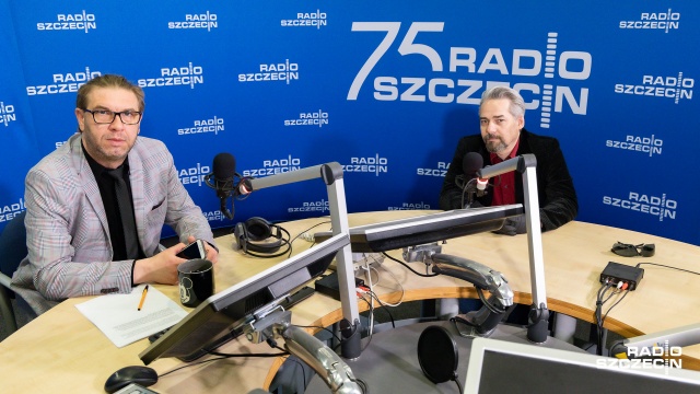 Szczeciński Teatr Rozmaitości Gwitajcie na razie schodzi ze sceny, także tej wirtualnej - mówił o tym w Rozmowie pod Krawatem jego właściciel, Jakub Gwit.