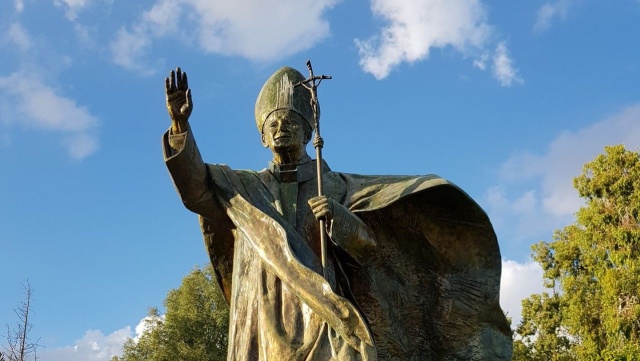 Był ziarnem dziejów Polski i świata - powiedział o św. Janie Pawle II w setną rocznicę jego urodzin metropolita szczecińsko-kamieński Andrzej Dzięga.