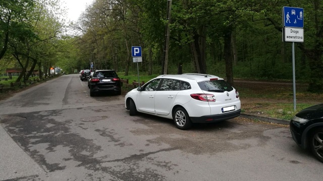 W rejonie kąpieliska Arkonka w Szczecinie ruszyły prace przy wydzielaniu nowego pasa rowerowego.