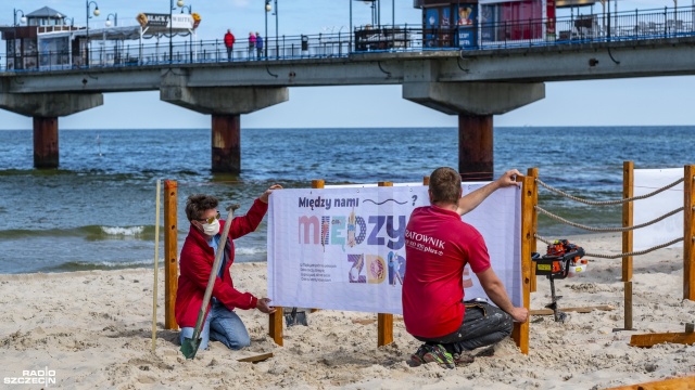 Międzyzdroje gotowe do sezonu letniego, lokalne władze zadbały o bezpieczeństwo turystów w dobie koronawirusa.