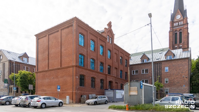 Epidemia nie spowolniła remontu biblioteki, która będzie największą i najnowocześniejszą filią w Szczecinie. Choć i tak prace trwają dłużej niż planowano.