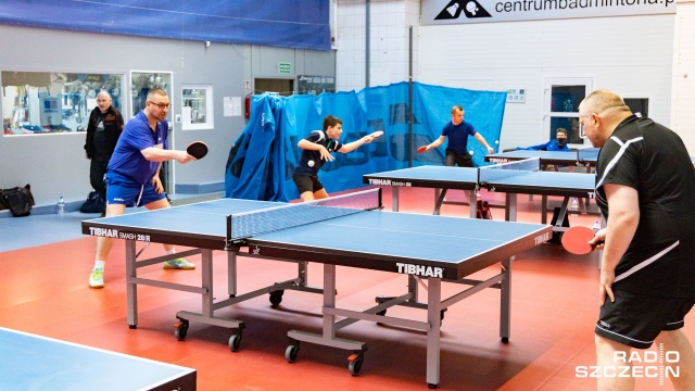 Przygotowania do powrotu rozgrywek ligi tenisa stołowego rozpoczęły się turniejem towarzyskim w hali Babolat przy ulicy Łukasińskiego 110. Zawodnicy wrócili do rozgrywek po ponad 70-dniowej przerwie.